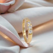 Forlovelsesring diamantring Iselin 3x0,10 ct TW-Si i gult gull - 85030100