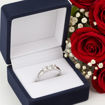 Iselin alliansering i hvitt gull med 3 diamanter - 8503010