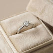 Diamantring forlovelsesring 1 ct i 14kt gull. Diona - 18001100