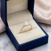 Forlovelsesring med Lab Grown Cushiun Lab diamant 1 ct River(D)VS1 med 0,06ct TW-VS i hidden halo - ΗR0725100cuLG