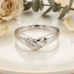 Diamantring i hvitt gull med V-design-125014hv