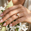Forlovelsesring i gult gull med lab grown diamant 0,70 ct River (E) - VVS2. Diona - 18001070LGgg